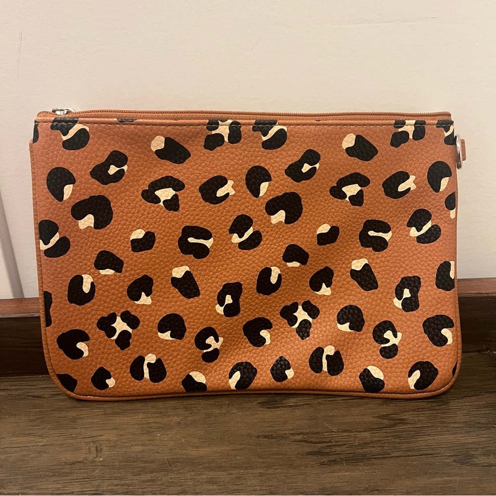 Thirty One Jewell Collection Leopard Print Pouch